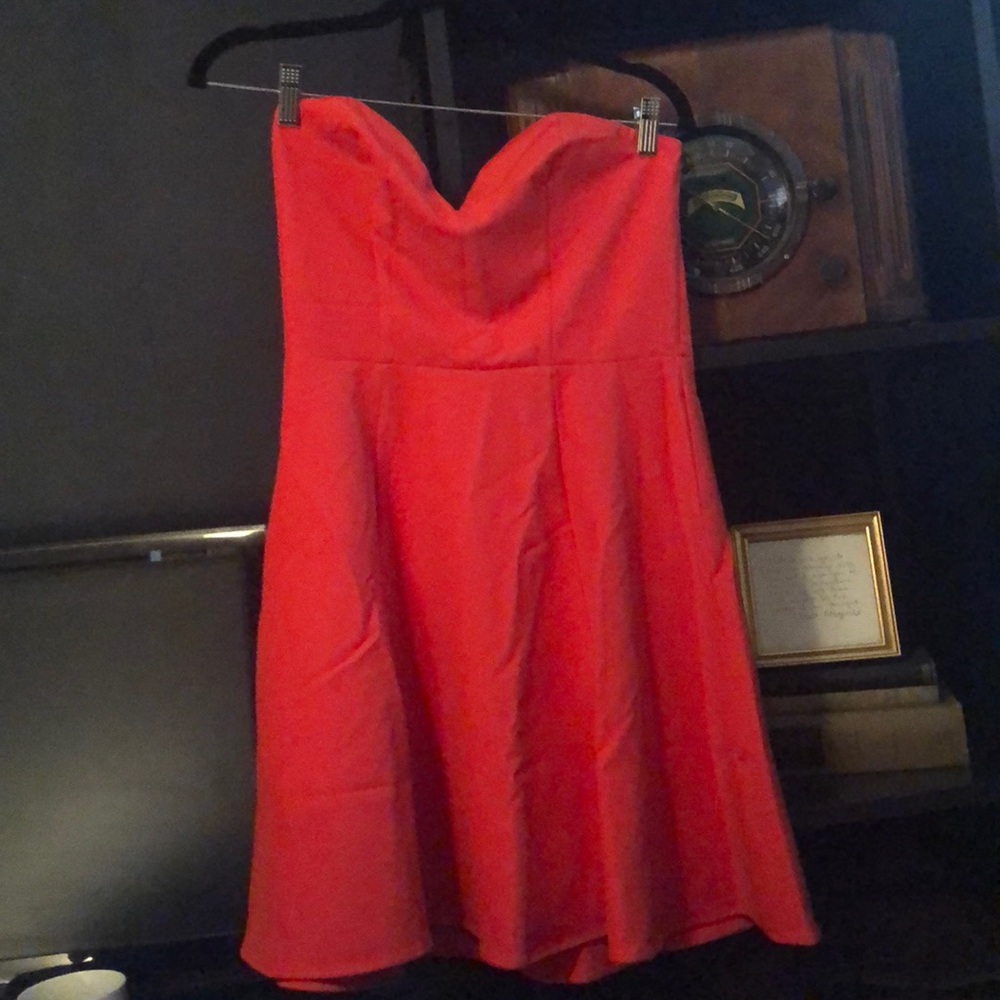 Red sweetheart neckline skater skirt dress